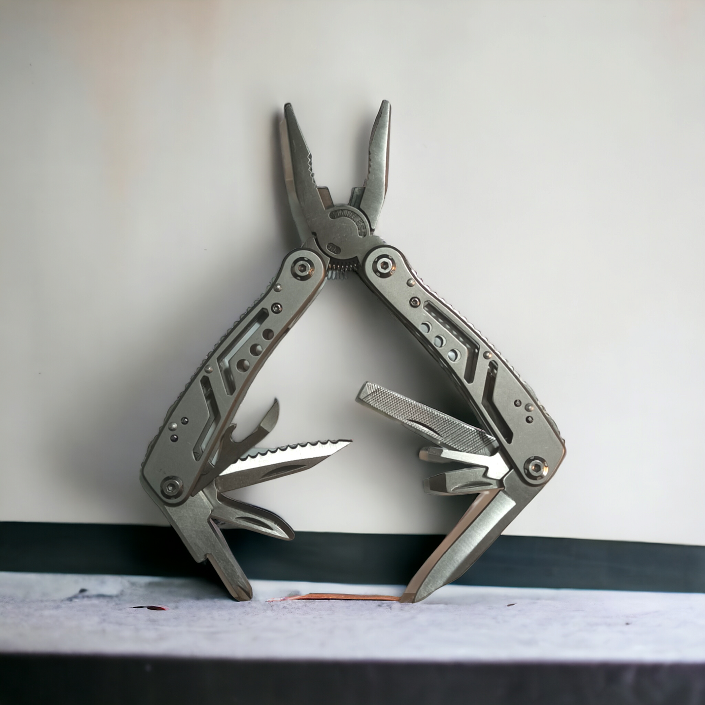 JEEP Multi-Tool 24 in 1 Pliers